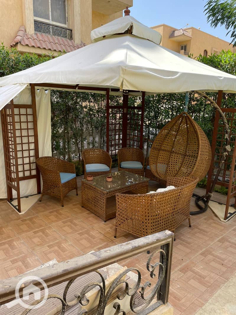 2 a2817ce6-8955-4c19-baa3-2c605451ef35. jpg