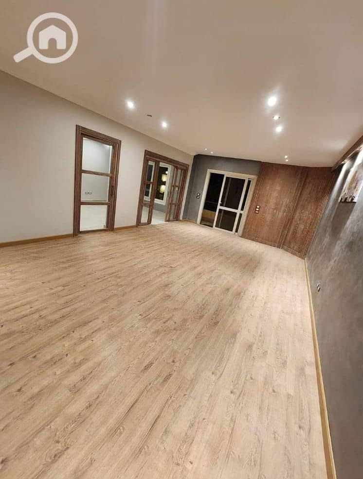 2 016e72a5-ba30-4f60-9e99-9ed5d25094e7. jpg