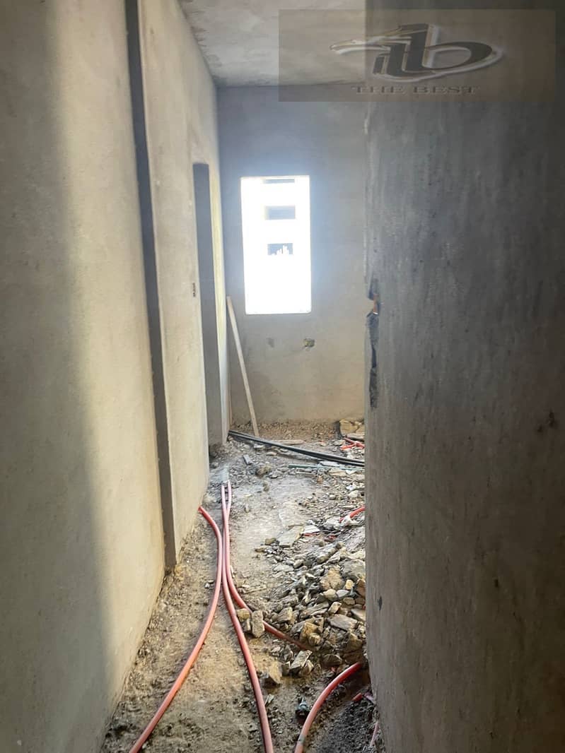 12 6cfb0aac-2db6-45e4-8788-3eb23fbef1ef. jpeg