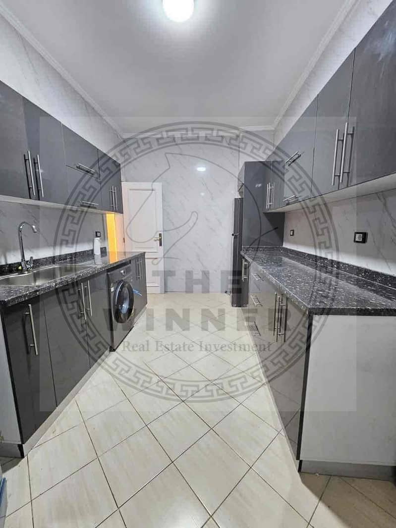 12 9e2531e2-6486-44bc-9028-084f7d6d0864. jpg