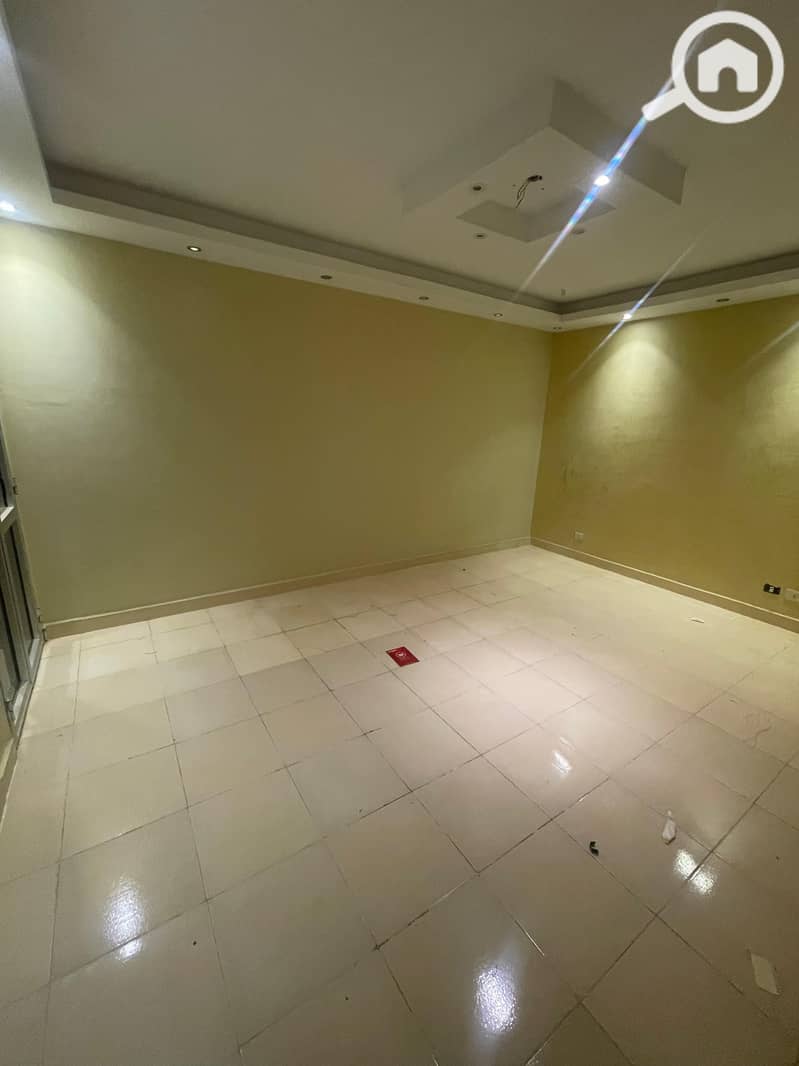 8 638894f1-add2-4d97-8a5f-59f98b11e395. jpeg