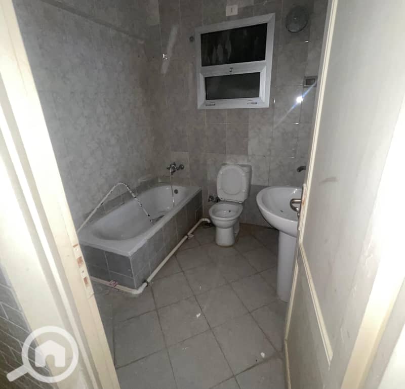 10 ebb23c90-bafa-49a0-b367-82e8e4b019b9. jpeg