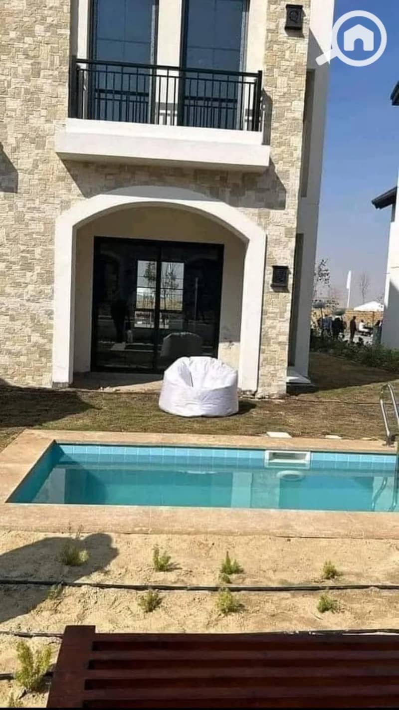 10 FB_IMG_1762011729154. jpg