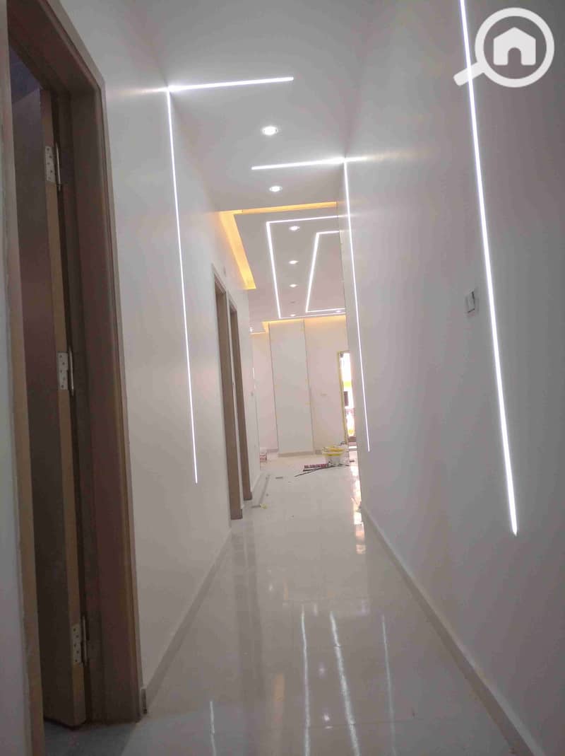 12 IMG_٢٠٢٥١١٠٢_١٤٠٦٣٢_1. jpg