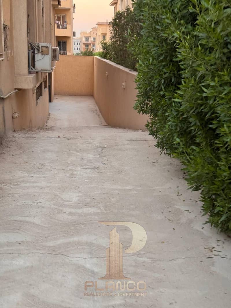 24 24499bcf-19dc-45bc-b394-d02151656a8a. jpg