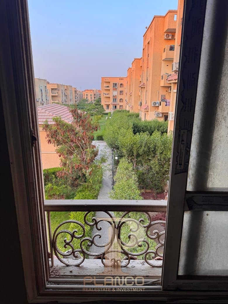 34 e4e5eef4-3cff-425e-93bc-551f451c43ed. jpg