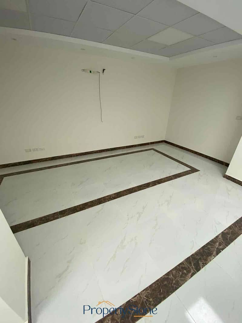 9 9990e1e6-6c00-4ea0-80e5-7dcdd825b984. jpg