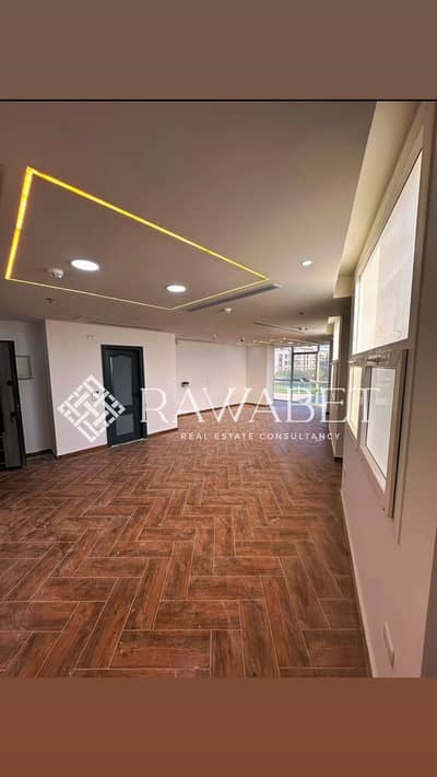 مکتب  للايجار في الشيخ زايد، الجيزة - 2181C2F4-6864-49C3-BE57-EA1E984E3F79. jpeg