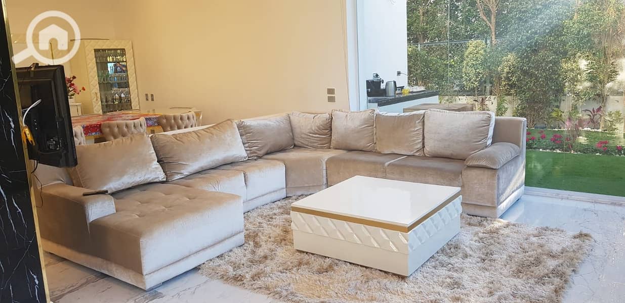 9 e01a4dd9-0c9f-4121-b40e-680fcd7ca68b. jpeg