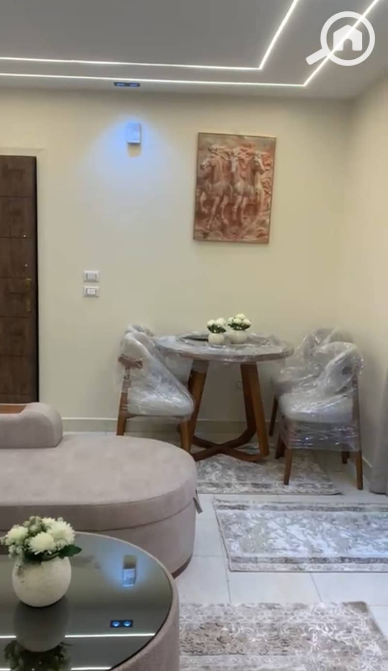 18 cd4de013-ae3a-4545-bffb-8c0718f7346b. jpeg