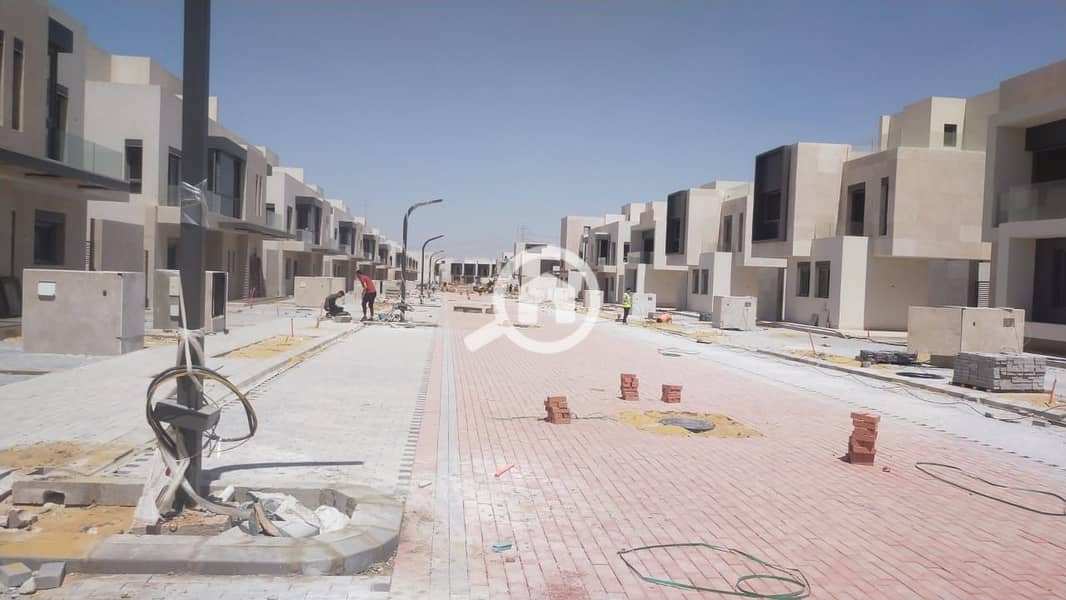 8 fdff3d2f-493c-42e6-a43e-06bc9406ae9a. jpg