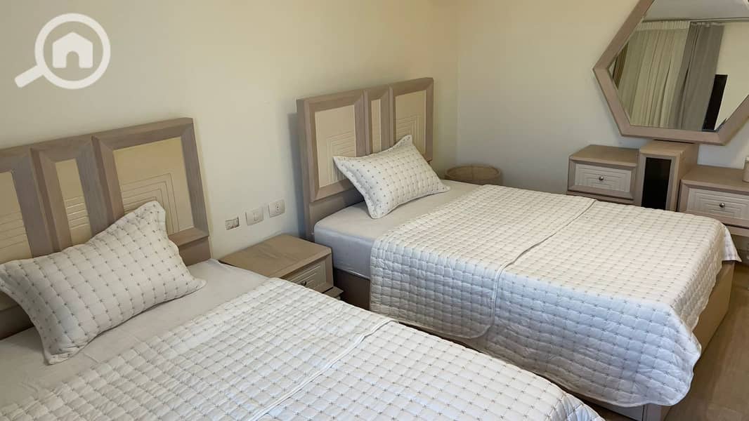 5 0098991b-3e7d-40b7-9682-2c385b2a908e. jpeg