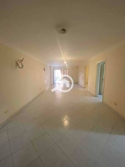 3 Bedroom Flat for Sale in 6th of October, Giza - IMG_0675. jpg