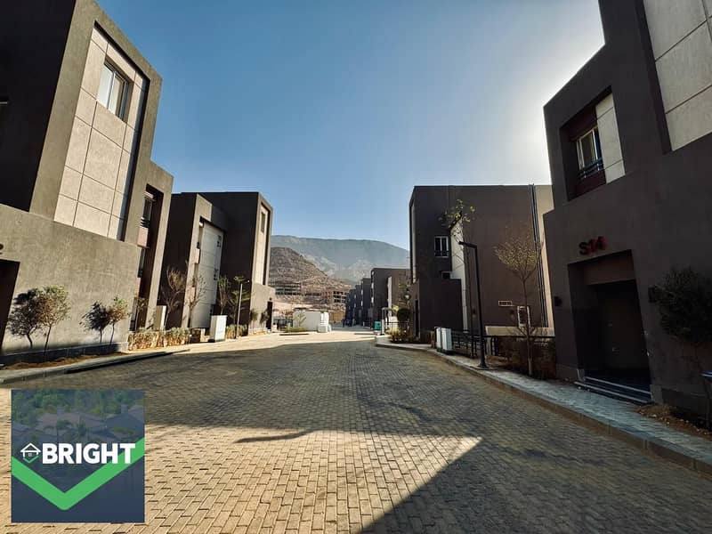 2 52a6d66b-a1cb-42c9-aa73-de469ad515a8. jpg