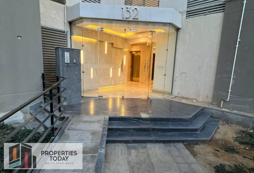 10 2098f097-b68d-4e03-8ca9-2000d5c56239. jpg