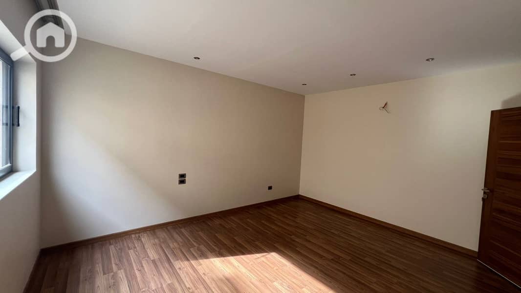 7 aac2408e-7b03-4255-9f0e-66eb5631772b. jpeg