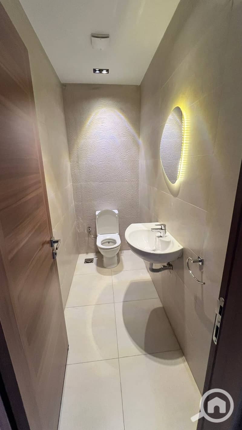 14 b9250344-038c-4b9b-b1d7-8d66815fdeb1. jpeg