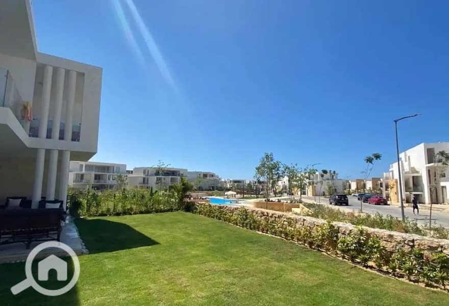 2 7492540-bcb17o. jpg