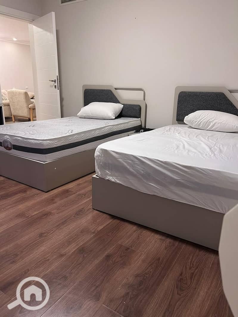 4 05ab0f7f-ab6d-4355-a7db-e49eb83bdde9. jpeg