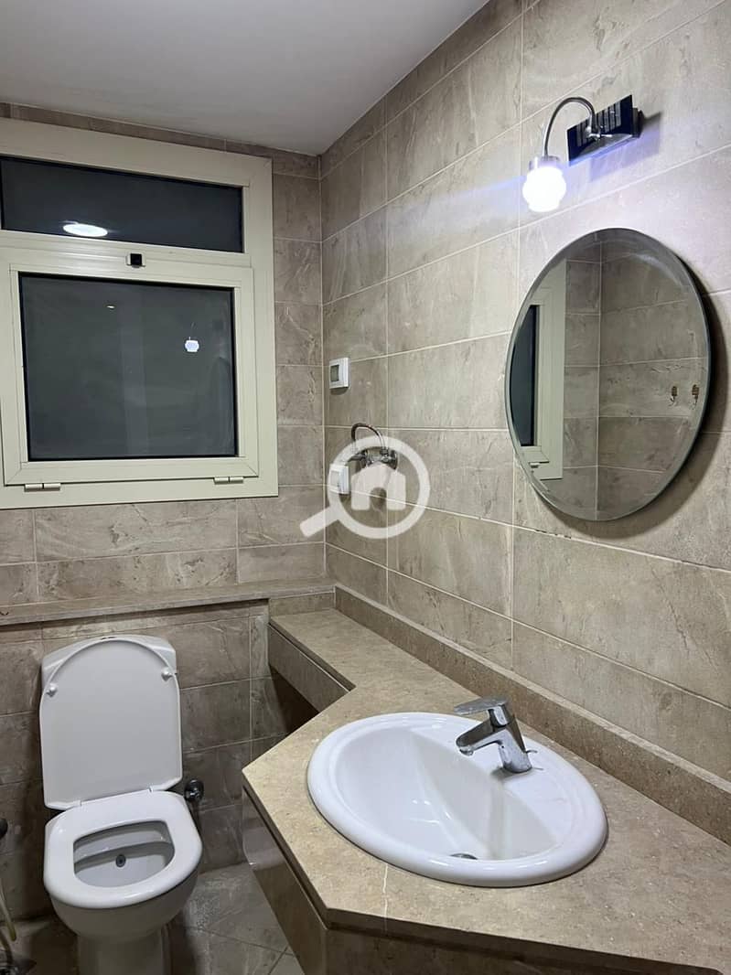 11 c7f7db21-2439-4885-b3bb-0f6f5901e9f3. jpeg