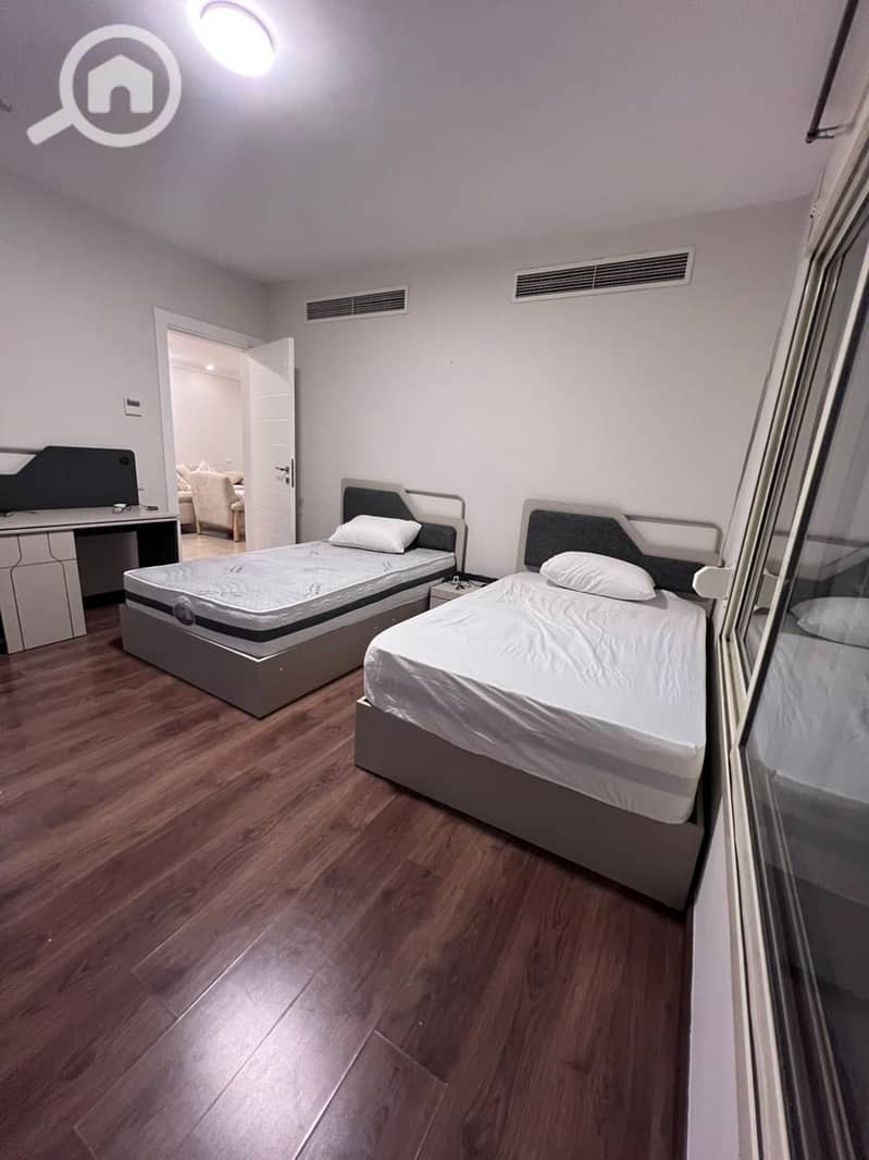 13 d2335dc7-4379-498a-8b33-1c6010df7de9. jpeg