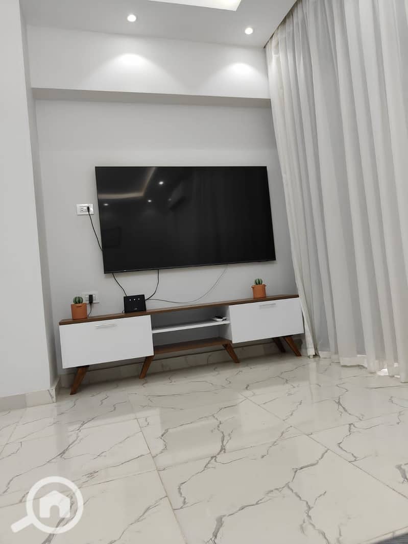 11 cd58a8b9-d00a-414e-ae4c-8195a3bcff43. jpg