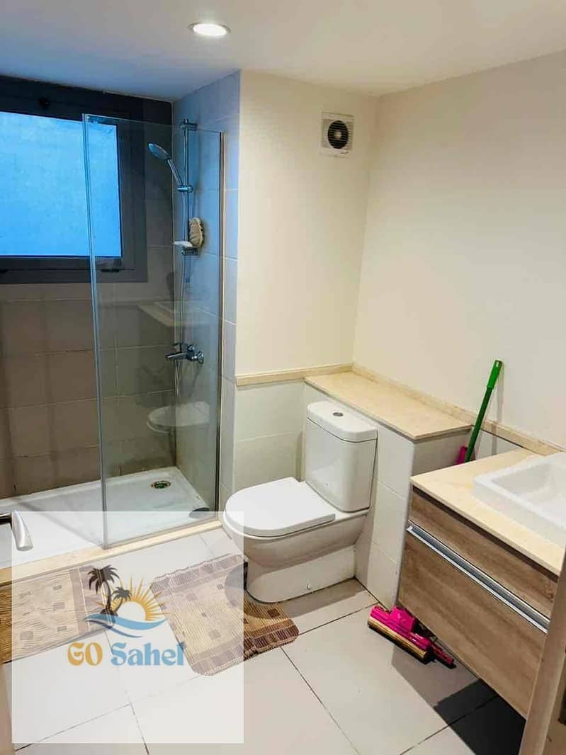 4 d6e2c28a-9f89-45f9-8be5-e03fbb54d5d1. jpg