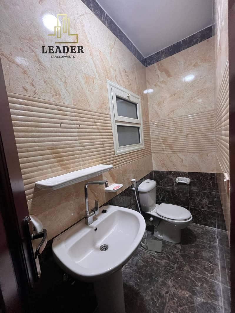 5 WhatsApp Image 2025-11-02 at 23.01. 05_0f6c48d9. jpg