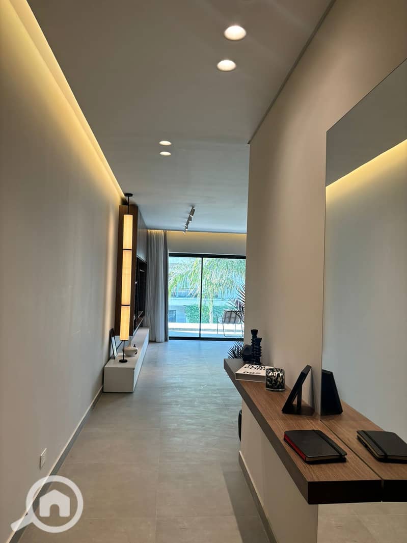 4 78d1cfde-97e6-41a8-bb7f-d57a7645e1f9. jpg