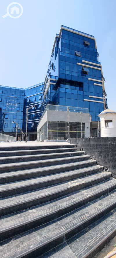 Retail for Sale in New Cairo, Cairo - 292ea588-013c-4faa-a933-daaa69c6e3b2 - Copy (2). jpg