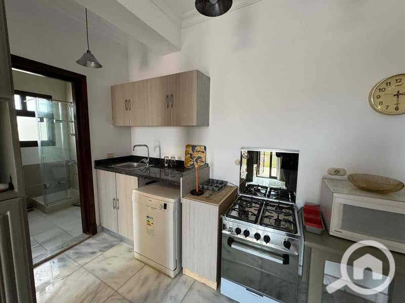 5 a6a3209a-783b-4e09-b9eb-72f47ccef448. jpg