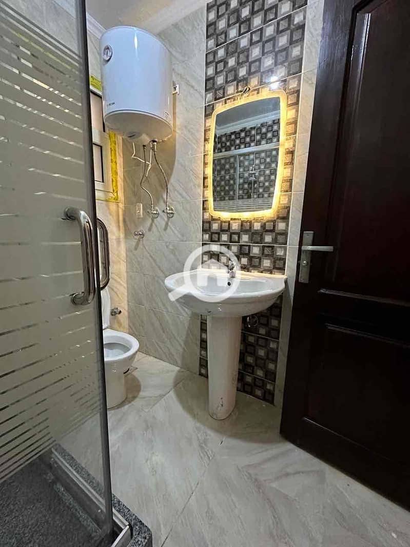 6 885691de-46e9-4147-b5ff-d879e2d9150b. jpg