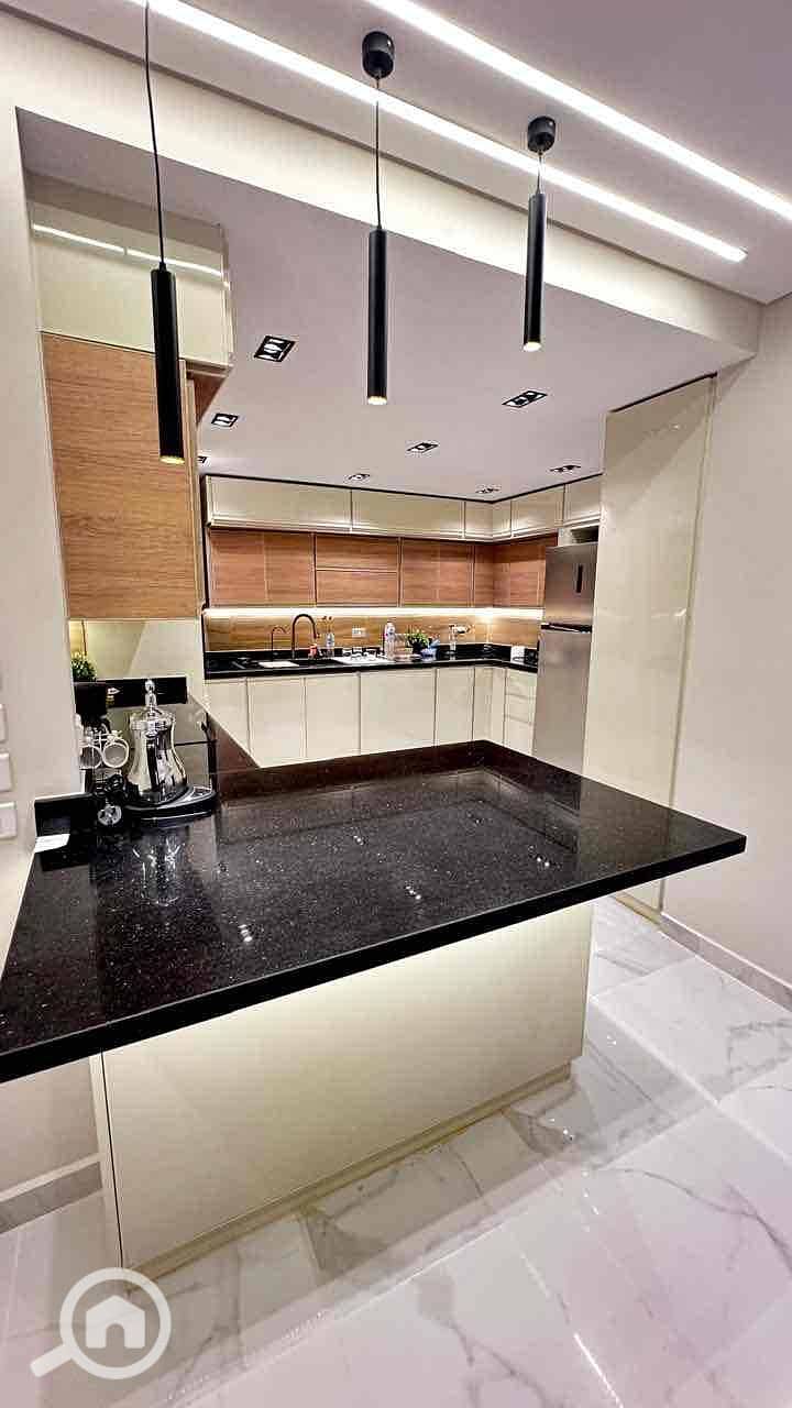 7 9e70cd36-a901-4f00-83d3-e12c09d1d79a. jpg