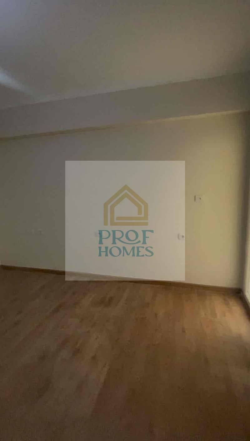 3 2bf405d6-f3e2-4381-9136-c25a867195f8. jpg