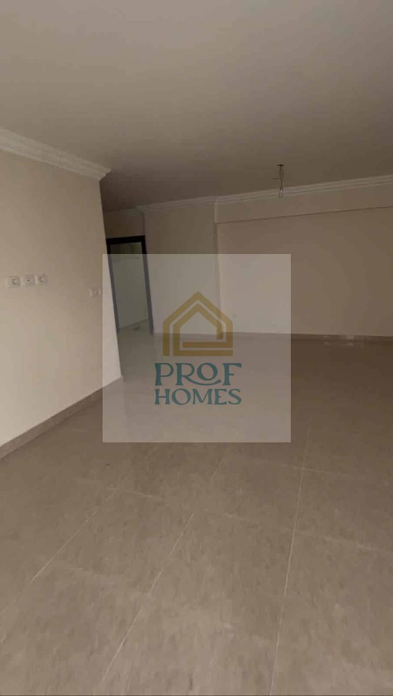 5 ea46db92-c5f7-4539-9c18-a4f4bf49c609. jpg