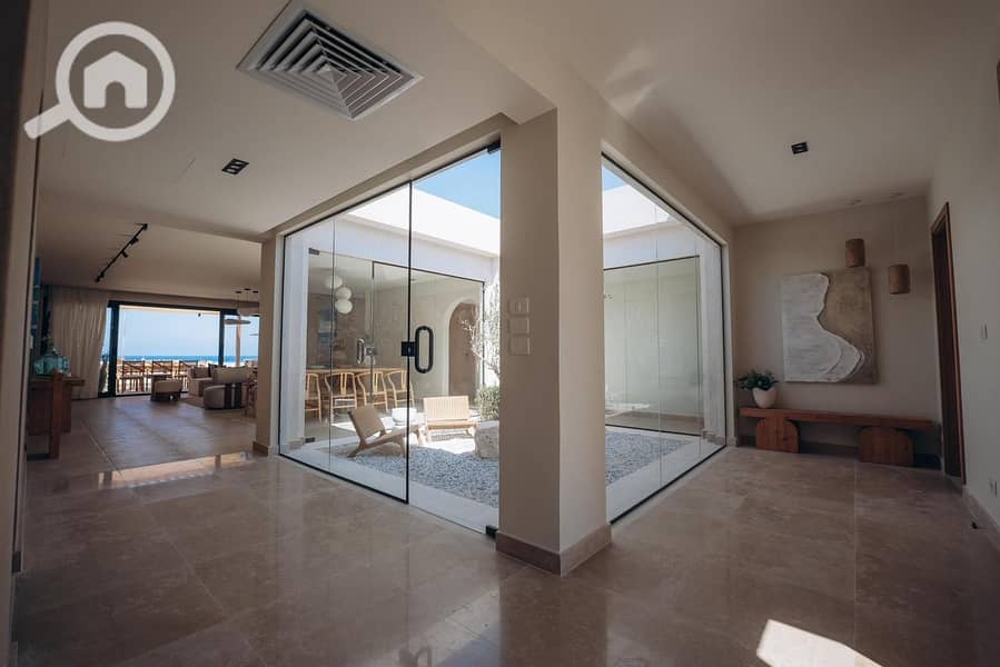 10 WhatsApp Image 2025-10-22 at 17.33. 10_03a311c3. jpg