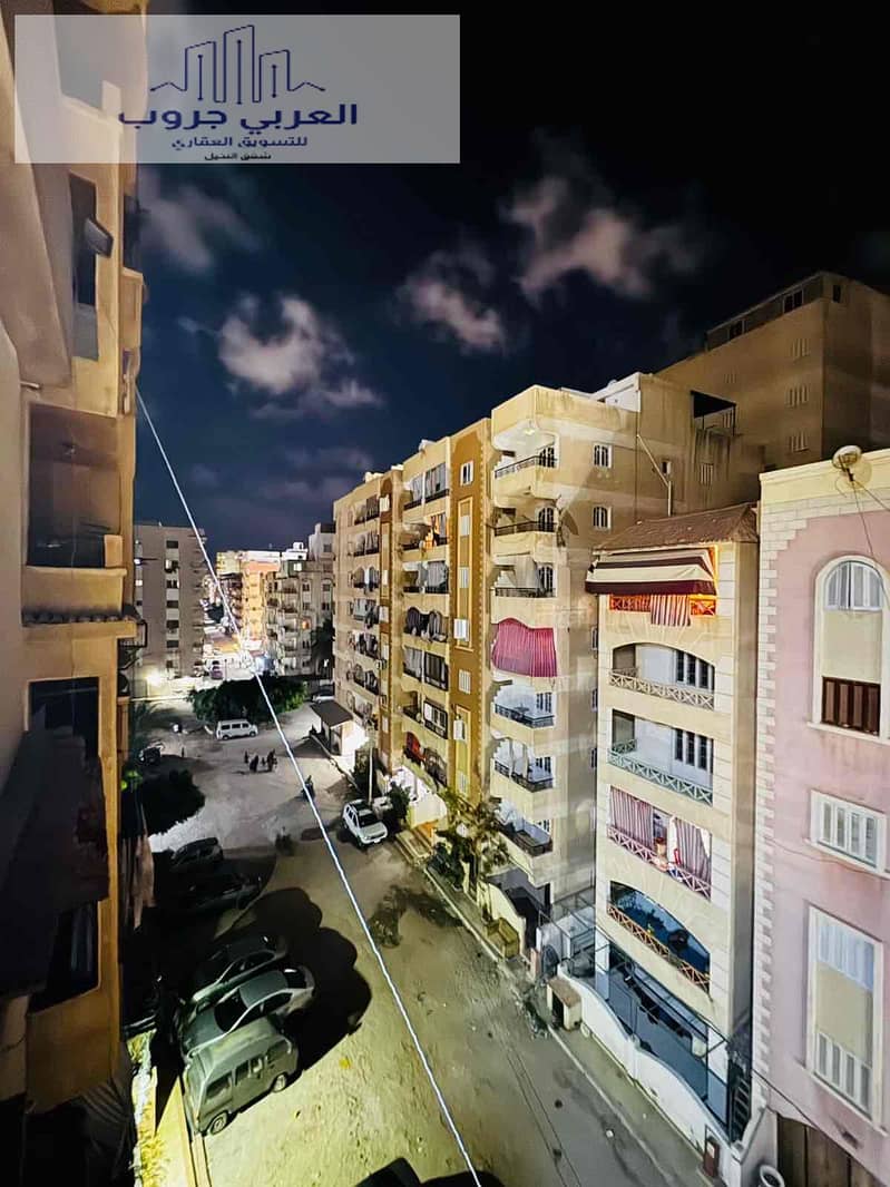 4 d47e7c98-36d9-472d-bd07-32160e66e84f. jpg