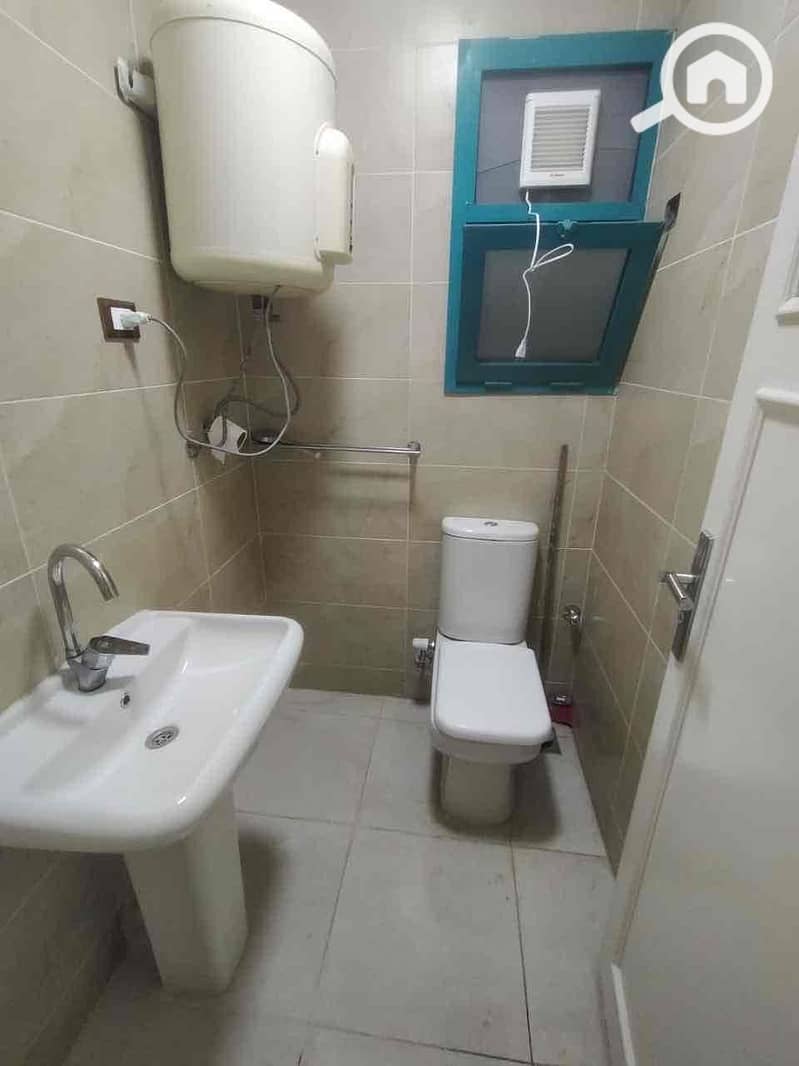 13 7c8652cc-b684-4a49-bade-340f4a044dca. jpg