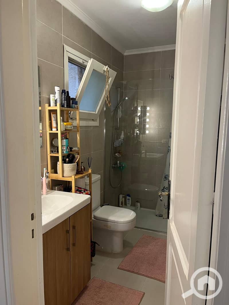 6 39065805-9b6e-40bb-8f0e-691372587d56. jpeg