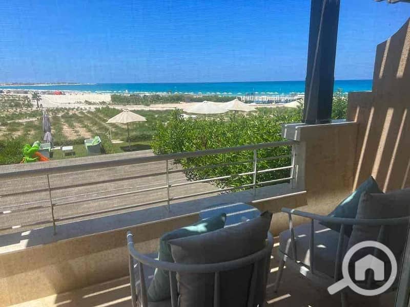 8 4397ef63-2c7d-4801-bc48-d7df7be04cef. jpg