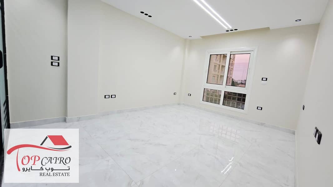 12 eb5717d5-32e6-42c4-934c-294b5a3ec642. jpeg