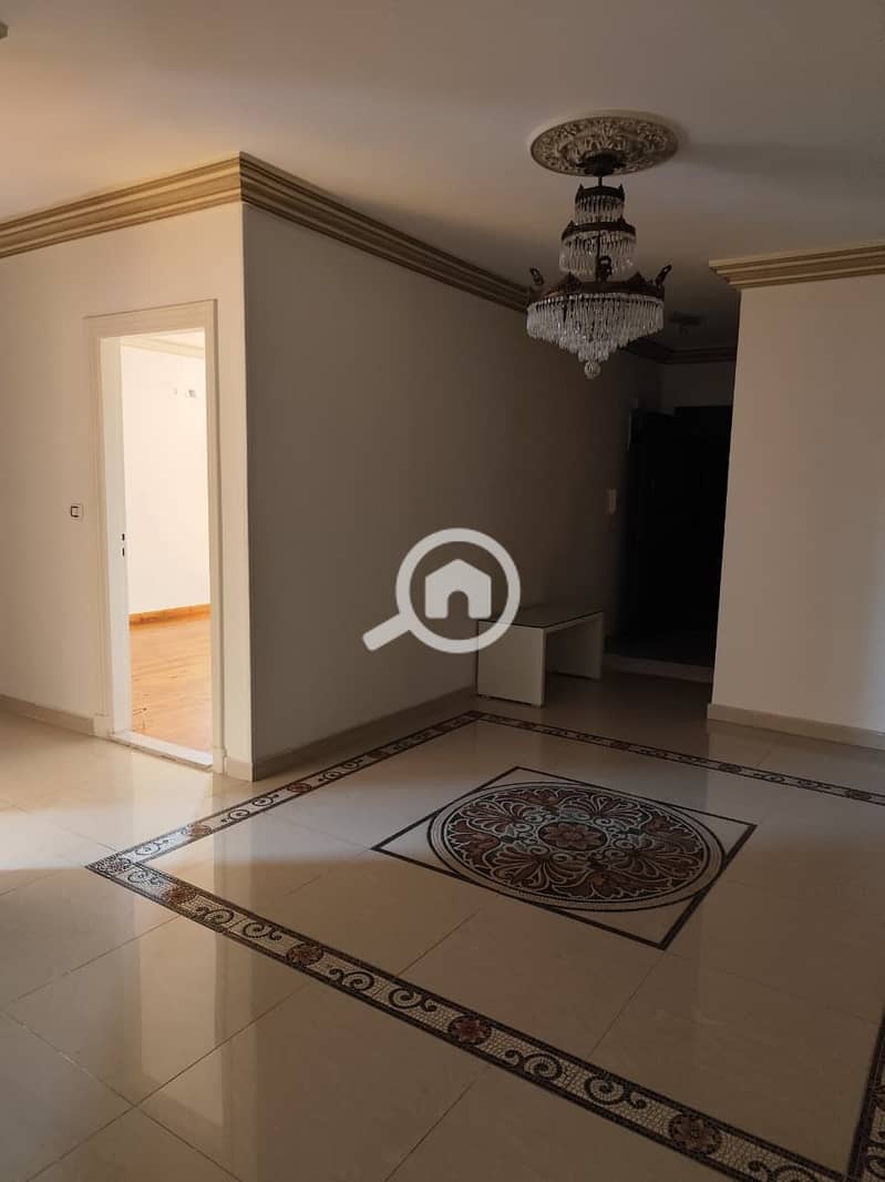 5 ec53f1af-967a-471a-a2b7-2a236f7b5bbf. jpg