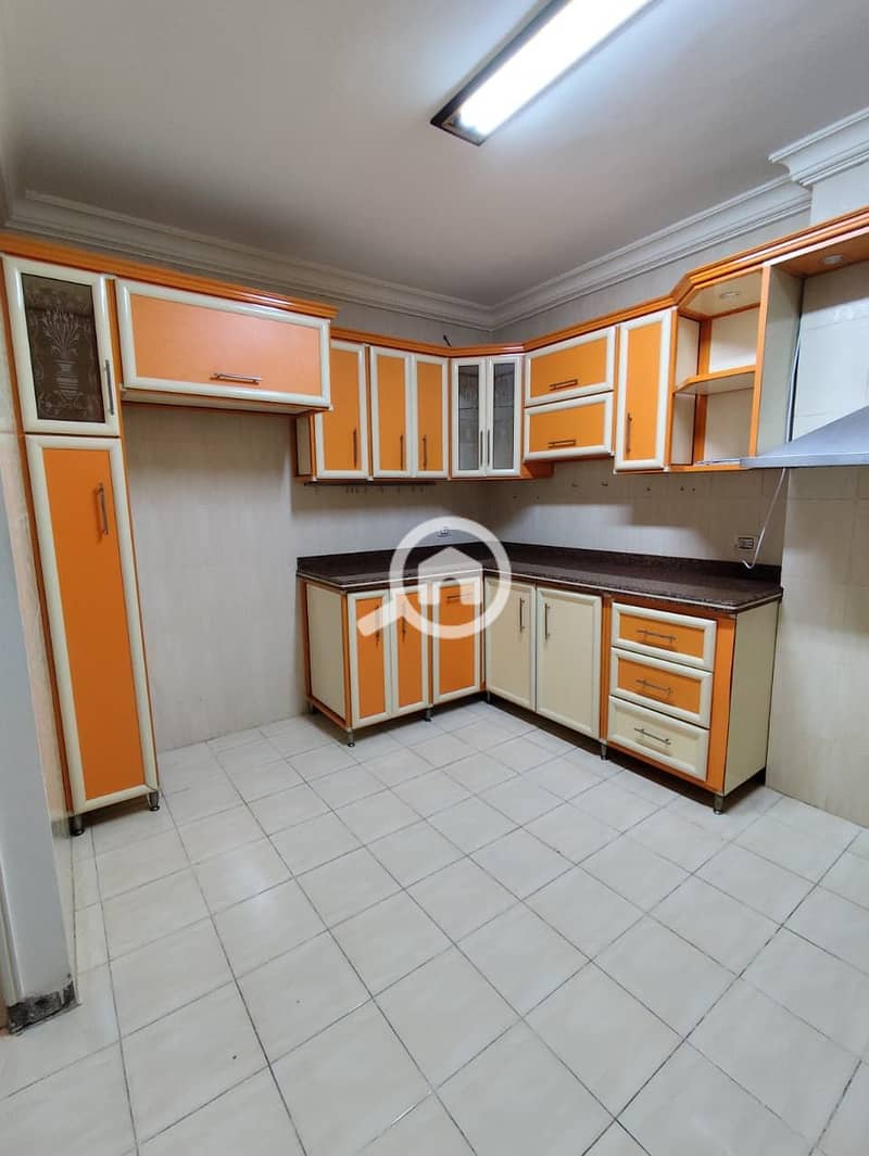 15 8fdb836b-f546-43c2-ad71-3ab66298158f. jpg