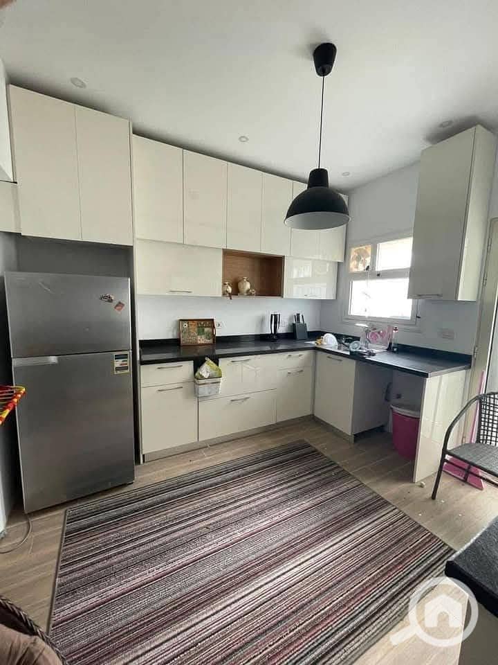 10 c87ef310-5e39-442b-a3fa-e33dff3b99fe. jpeg