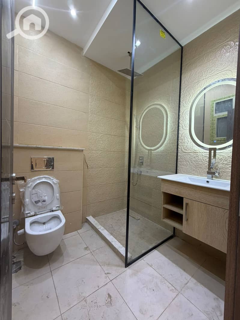 4 WhatsApp Image 2025-11-03 at 6.29. 48 AM0. jpeg