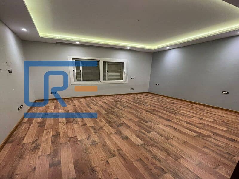 9 e3c502d8-8b18-4165-876a-31ae4a32b6a2. jpg