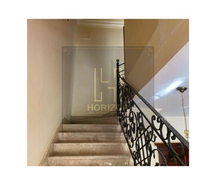 4 2f12ee54-5198-4f50-b0c7-3b7cb7d43915. jpg