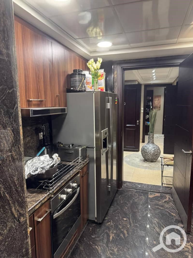 24 f73e07d1-5b65-41a2-aa7f-e9bc4c2c785e. jpg