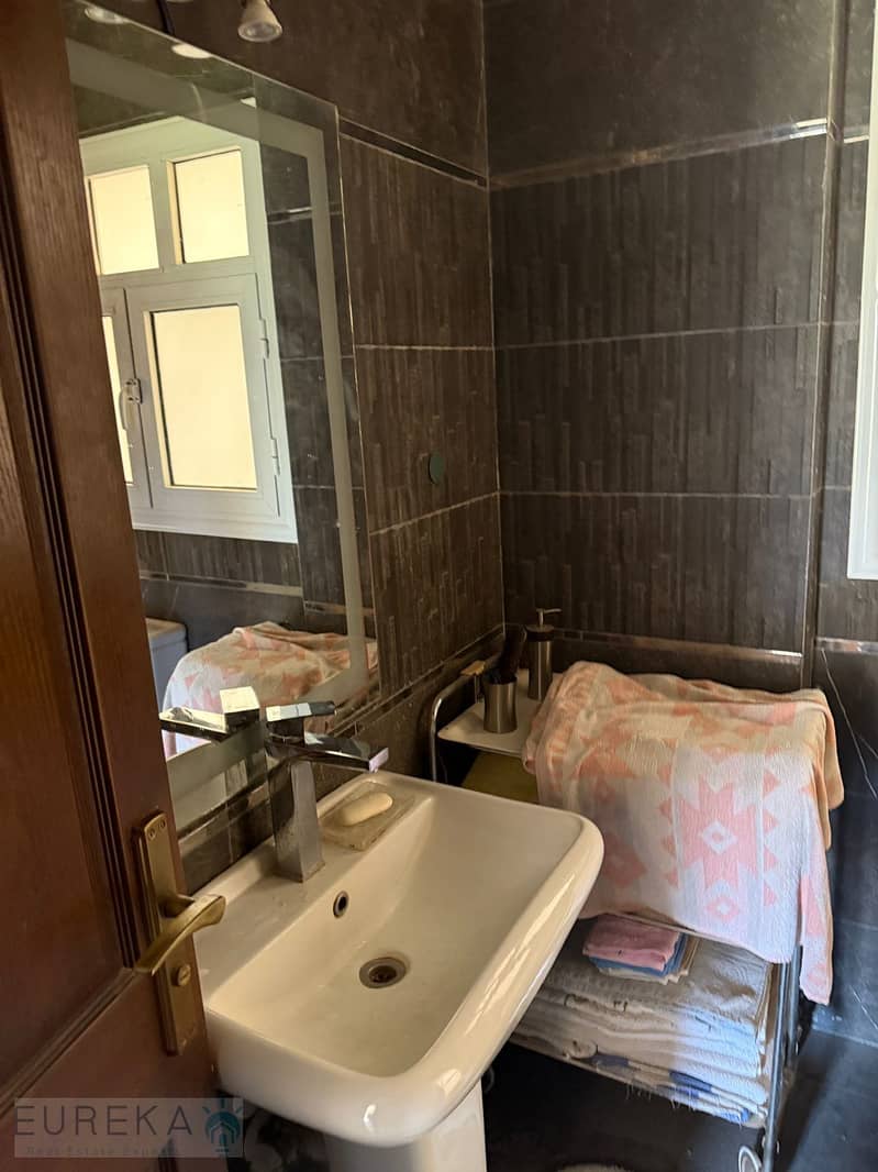 2 PHOTO-2025-10-28-19-15-49 (5). jpg