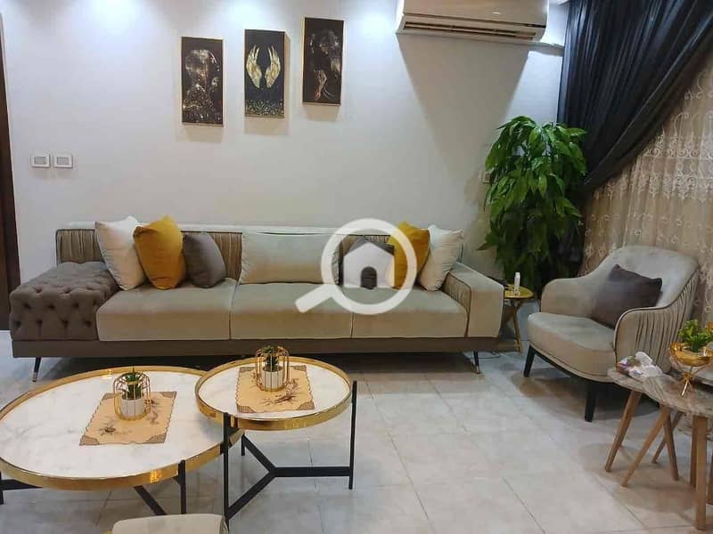 4 d00a1b2c-4172-4d53-b406-d544d2d5d53b. jpg